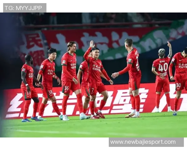 河南队今日启程前往上海浦东备战与海港热身赛全力以赴争取胜利