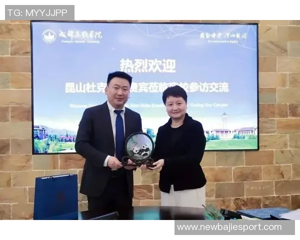 2026届第三高中生签约杜克大学展现身高优势与外线技术潜力